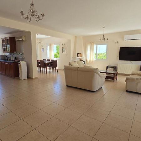 Villa Dafni Paralimni Esterno foto